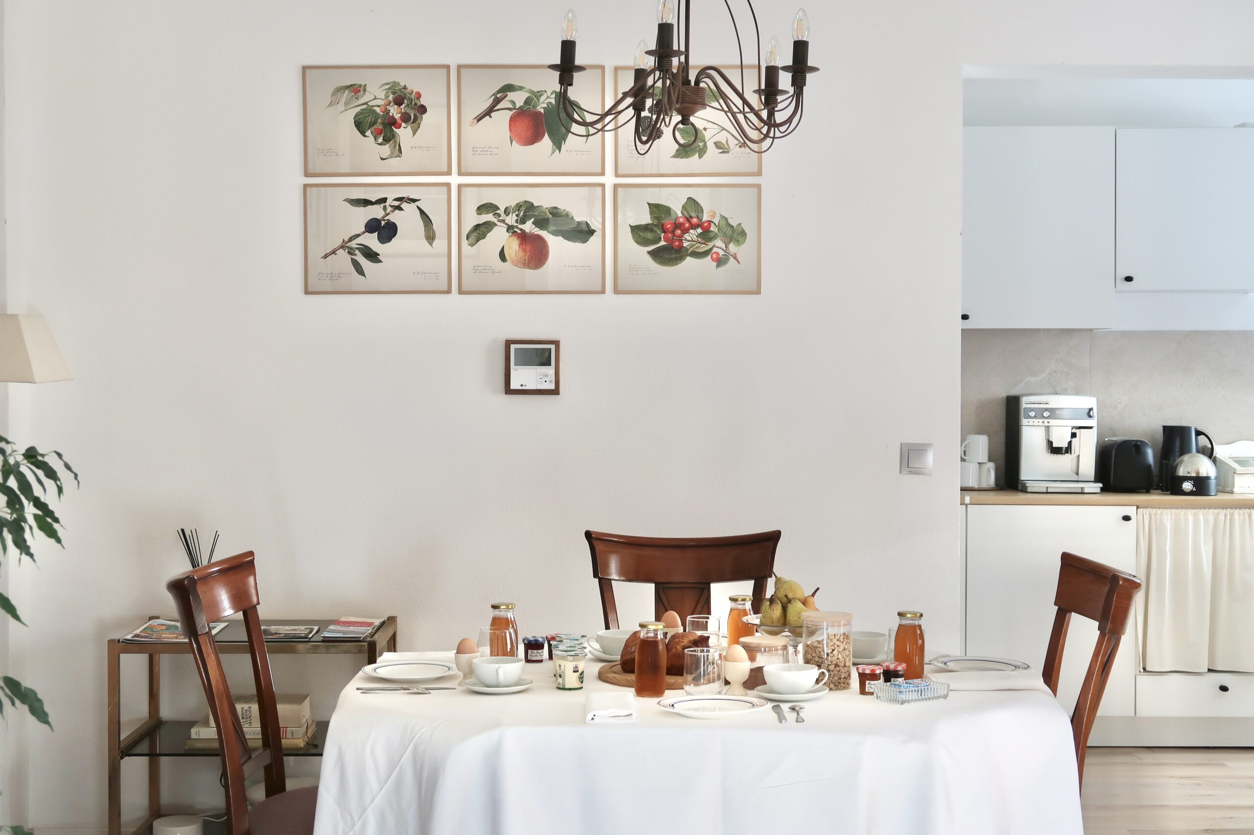 La Grange a Grains - Chambre hote Orge & Seigle - Table du petit dejeuner 2